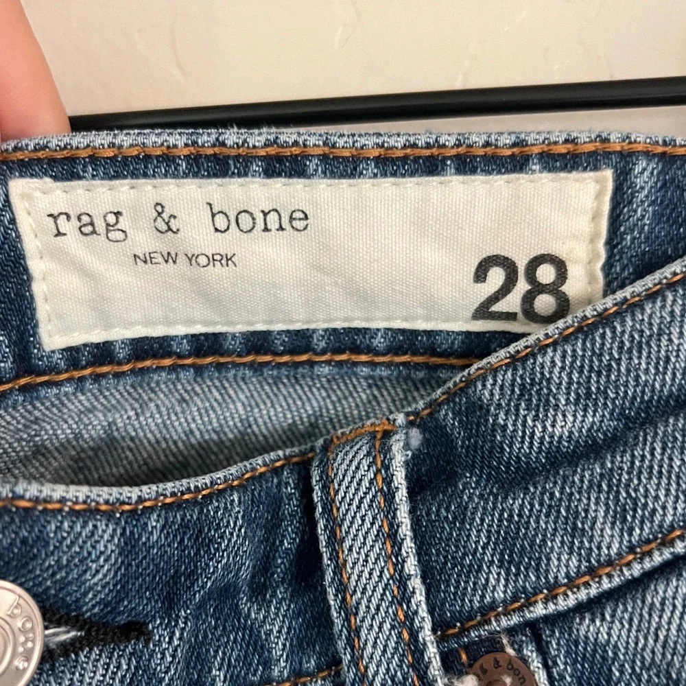 Rag & Bone Dre Low-Rise Denim Shorts Medium Wash Distressed Raw Hem Size 28